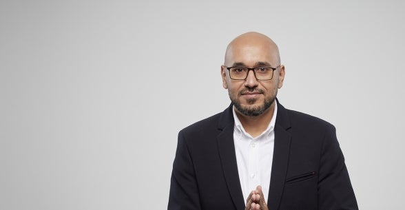 Thunderbird alumnus Mohamed ElSuhimi